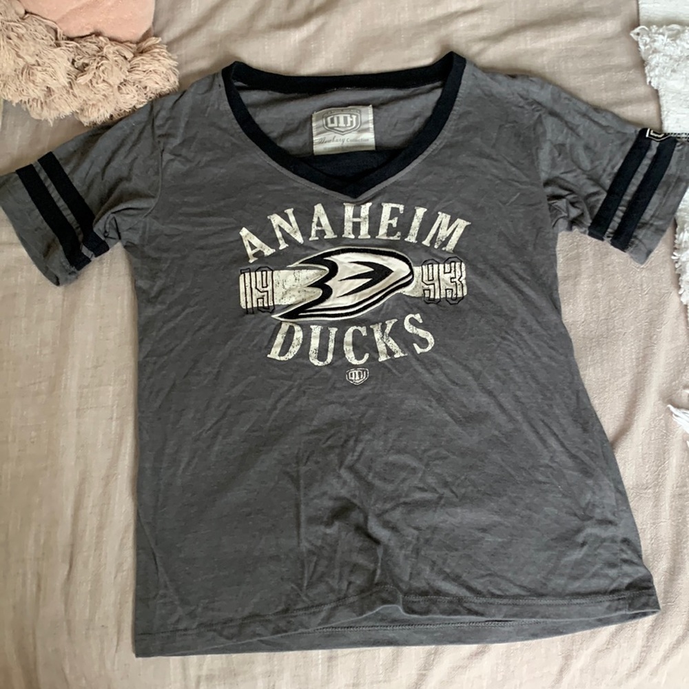 Anaheim ducks 1993 V-neck